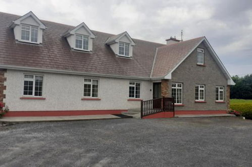 Photo 1 - Spacious 6 Bed House 10 Minutes From Knock Airport