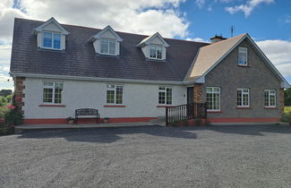 Photo 1 - Spacious 6 Bed House 10 Minutes From Knock Airport