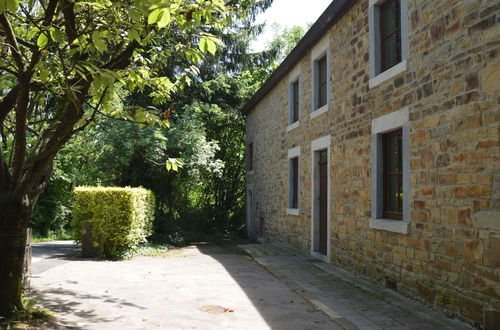 Photo 17 - Delightful Holiday Home With Meadow View