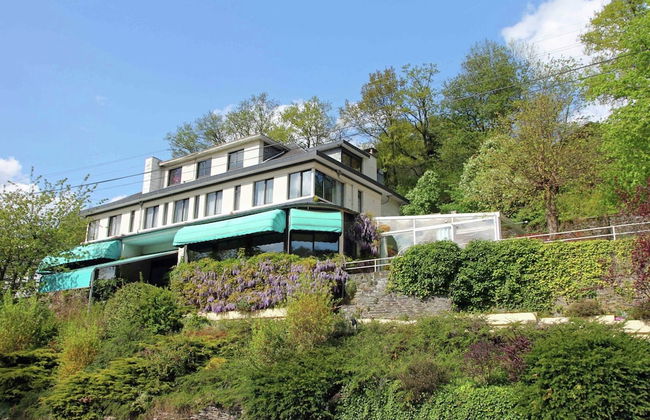 La Roche Riverside Mansion - Photo 1