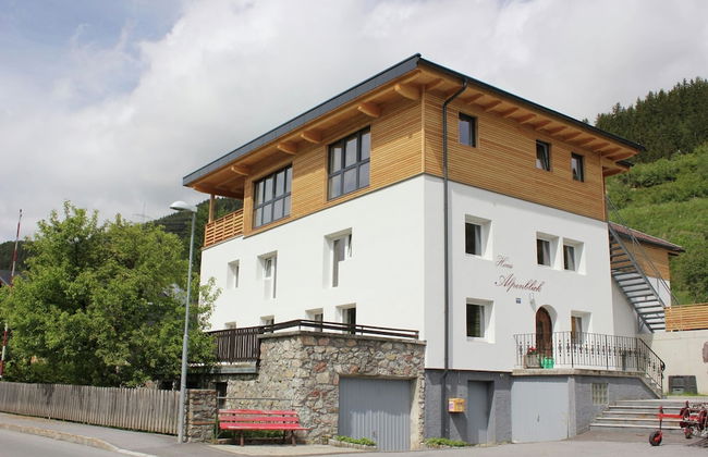 Spacious Holiday Home in Wenns near Ski Area - Foto 1