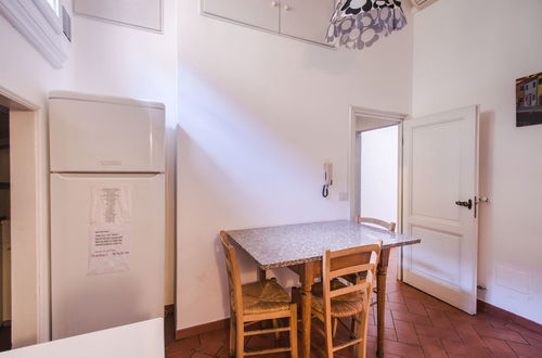 Photo 16 - Lovely 4BD Apt 3min Walk to Ponte Vecchio