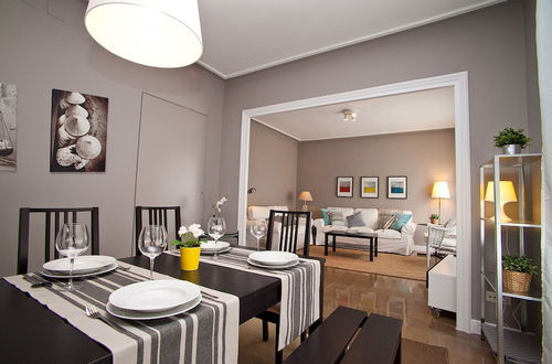 Photo 25 - Cute & Spacious Eixample Apartment