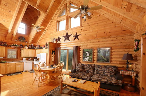 Photo 6 - Smoky Cascades - One Bedroom Cabin