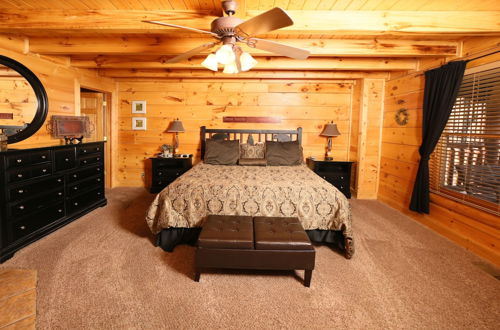 Photo 4 - Sweet Surrender - One Bedroom Cabin