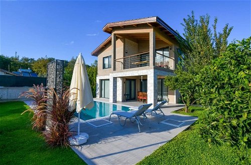 Foto 4 - Gorgeous Villa With Private Pool and Jacuzzi in Fethiye