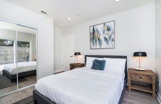 Photo 2 - Brand NEW Luxury Modern 3bdr Townhome In Silver Lake