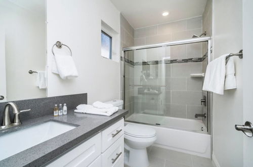 Photo 17 - Brand NEW Luxury Modern 3bdr Townhome In Silver Lake