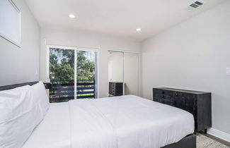 Photo 3 - Brand NEW Luxury Modern 3bdr Townhome In Silver Lake