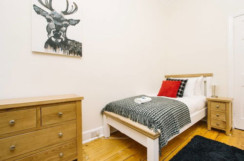 Photo 7 - JOIVY Great Location! Heart of City Centre 3bed Apartment