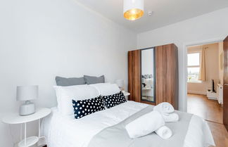 Photo 3 - WelcomeStay Clapham Junction 2 bedroom Apartment