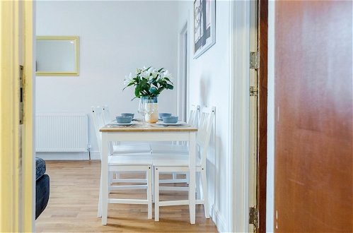 Photo 2 - WelcomeStay Clapham Junction 2 bedroom Apartment