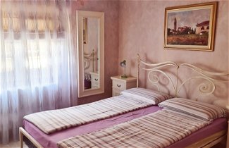 Foto 2 - Viktorov Comfortable 2-bed Apartment