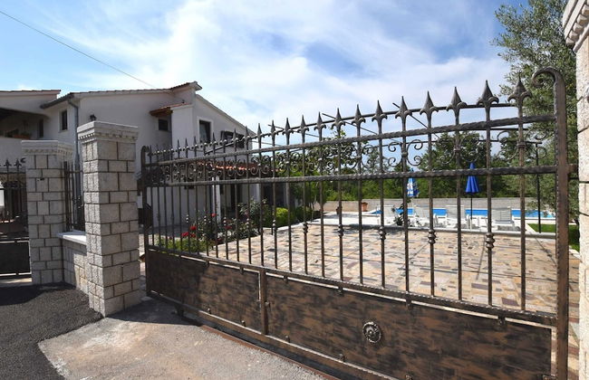 Lovable Apartment, Pool With Deckchairs, Fenced Garden With Grill, Wifi and Airco - Foto 25