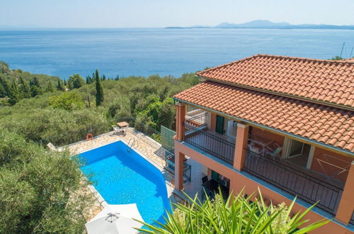 Foto 47 - Vasillis Large Private Pool Walk to Beach Sea Views A C Wifi Car Not Required - 1026