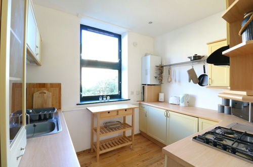 Photo 14 - Comfortable Apartment in West End