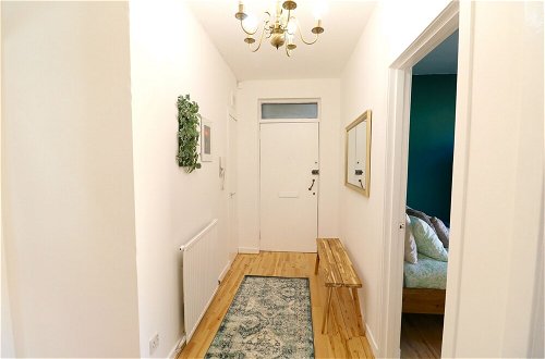 Photo 28 - Comfortable Apartment in West End