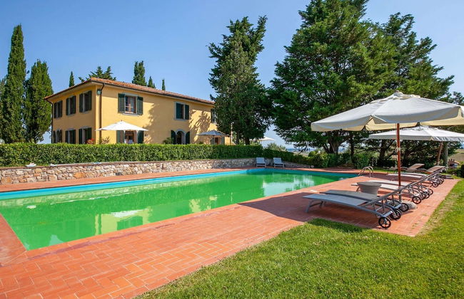 Splendid Holiday Home in Orciatico with Hot Tub & Pool - Foto 1