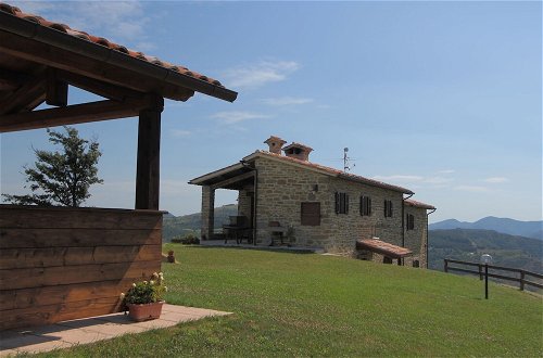 Foto 31 - Stunning Villa in Apecchio with Hot Tub