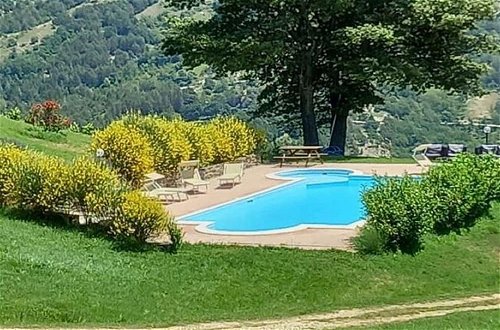 Foto 17 - Stunning Villa in Apecchio with Hot Tub