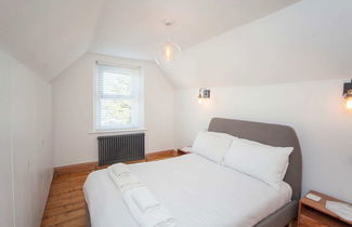 Photo 1 - Modern and Chic 2 Bedroom in Bristol