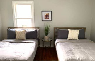 Photo 3 - Cozy family-style Buckhead Bungalow