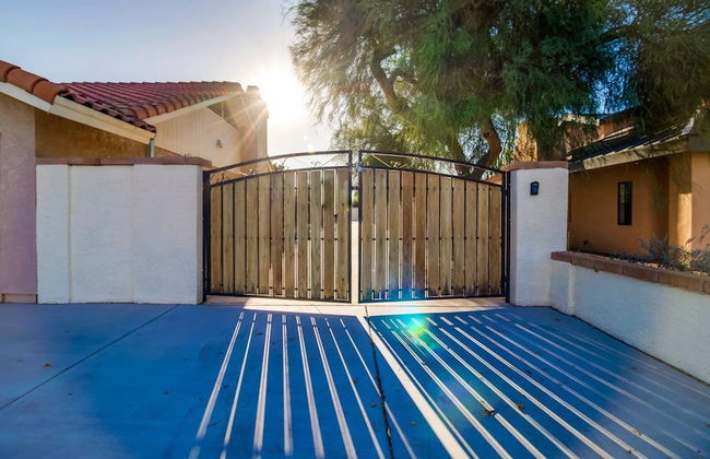 North Phoenix 6 Bedroom With Guest House & Pool! - Foto 39