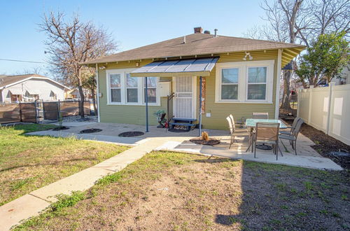 Photo 25 - Stunning 3 BR Home Near DT Alamodome - Riverwalk