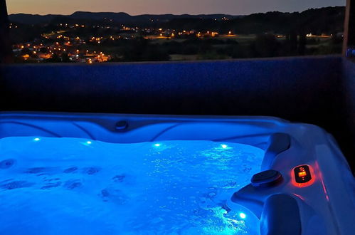 Photo 8 - Viksa with Hot Tub