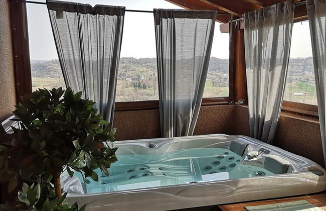 Viksa with Hot Tub - Photo 10