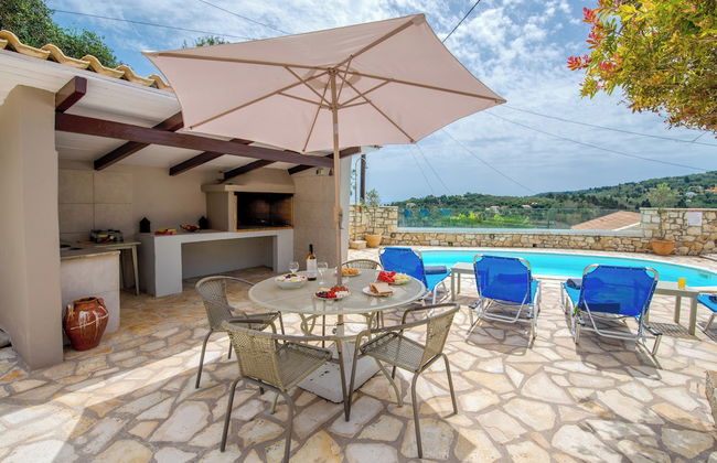Loggos Seaview Cottage with Pool by Konnect - Foto 16