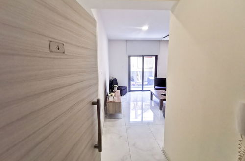 Photo 2 - The White Pearl Apartment