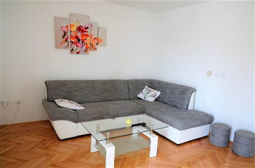Foto 21 - Remarkable 2-bed Apartment in Okrug Gornji