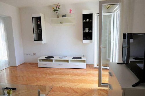 Photo 23 - Remarkable 2-bed Apartment in Okrug Gornji