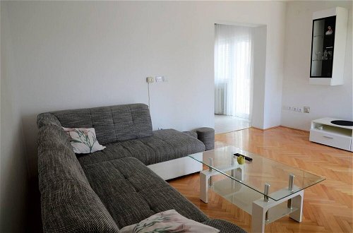 Foto 22 - Remarkable 2-bed Apartment in Okrug Gornji
