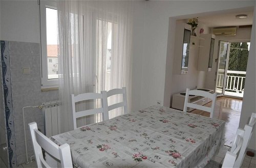 Foto 17 - Remarkable 2-bed Apartment in Okrug Gornji