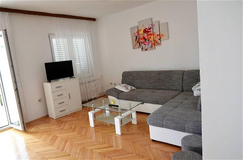 Foto 19 - Remarkable 2-bed Apartment in Okrug Gornji