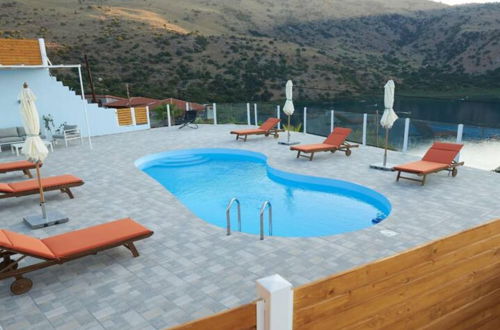 Foto 4 - Best Family Friendly Villa Near Lake Kournas