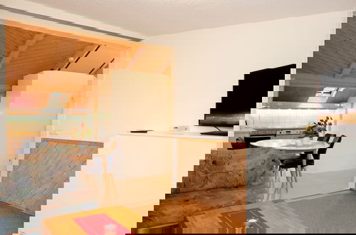 Photo 12 - Boutique Apartment With Balcony