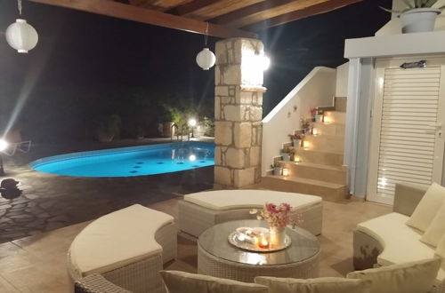 Foto 19 - Enticing Villa in Loutra with Private Pool & Garden near Beach