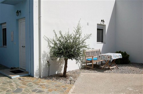 Foto 24 - Enticing Villa in Loutra with Private Pool & Garden near Beach