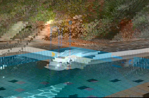 Foto 15 - Enticing Villa in Loutra with Private Pool & Garden near Beach
