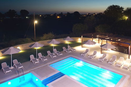 Photo 46 - Niriides Luxury Villas