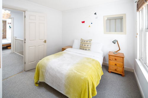 Photo 6 - 3 Bed House, Sleeps 8 - Near St Pancras