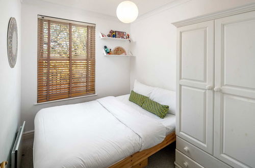 Photo 2 - 3 Bed House, Sleeps 8 - Near St Pancras