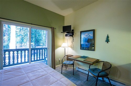Photo 18 - Mt Baker Lodging Condo 77 - KITCHENETTE, SLEEPS-2! by MBL