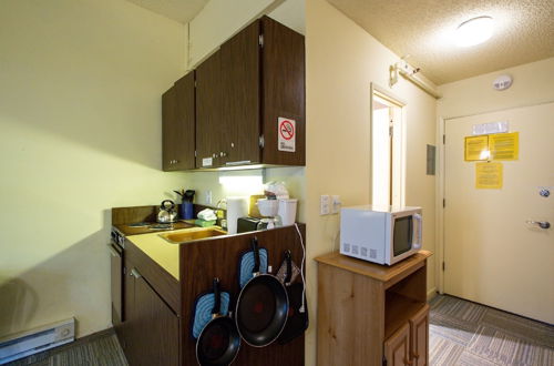 Photo 5 - Mt Baker Lodging Condo 77 - KITCHENETTE, SLEEPS-2! by MBL