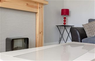 Photo 1 - Modern 2 Bedroom Apartment in Morden