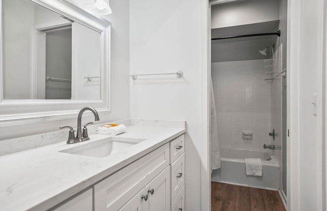 Recently Renovated Condo w/ Breezy Ocean Views - Steps to Beach - Foto 18