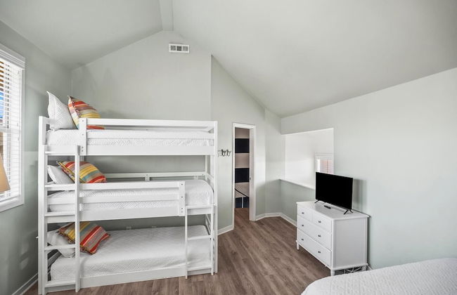 Recently Renovated Condo w/ Breezy Ocean Views - Steps to Beach - Foto 9